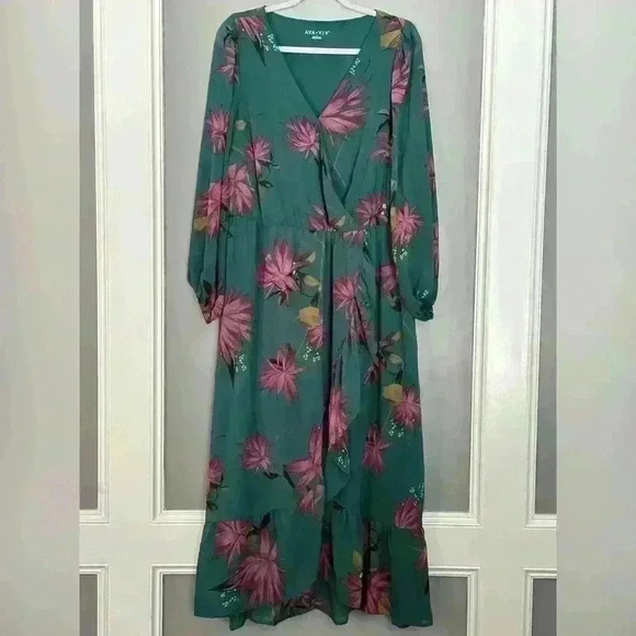 Ava & Viv Faux Wrap Floral Green Dress (340) - Picture 11 of 13